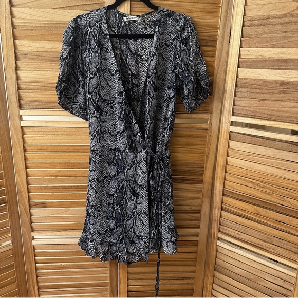 Reformation Blue Snakeskin Print Monica Wrap Dress size 1X - Picture 1 of 5